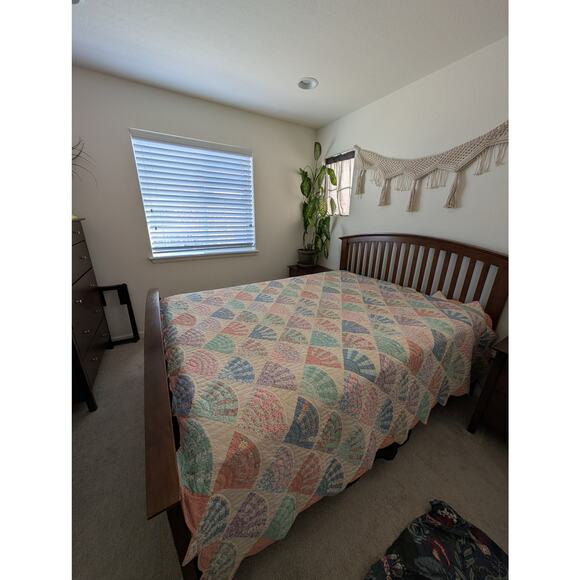 Vintage Seashell Fan Pattern Quilt Hand Scalloped Bedspread ARCH QUILT New York - Picture 12 of 13